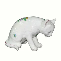 Chat assis reverbere