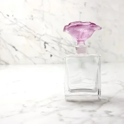 Flacon de parfum rose passion daum