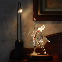 Lampe minimal – mise en lumière Newdes