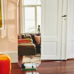 Miroir Paramount Midnight Floor avec base Reflections Copenhagen