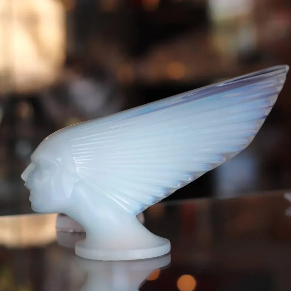 Sculpture Victoire opale « Spirit of the wind » Lalique