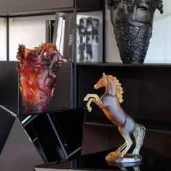 Vase cheval cavalcade magnum ambre daum