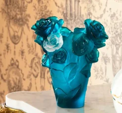 Vase roses bleu fleur blanche daum